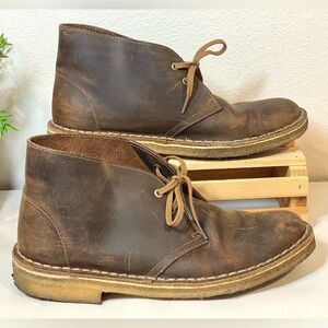 Clarks “Desert Boots” Genuine Brown Leather w Natural Crepe Soles | Distressed